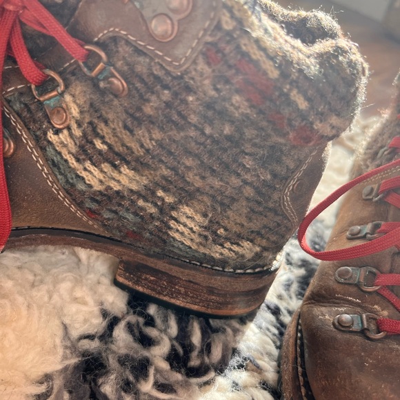 Adorable brown Woolrich boots - Picture 3 of 5